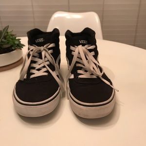 Women’s size 9 Sk8 Hi Vans - black and white